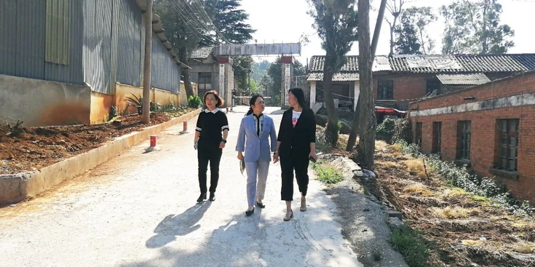 2022-04-27-郭玲帶隊(duì)到工業(yè)公司開展節(jié)前消防安全檢查.jpg