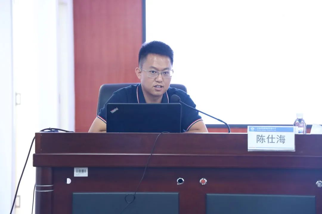 公司“萬(wàn)名黨員進(jìn)黨?！迸嘤?xùn)暨發(fā)展對(duì)象培訓(xùn)班（第二期）順利結(jié)業(yè)！2.jpg